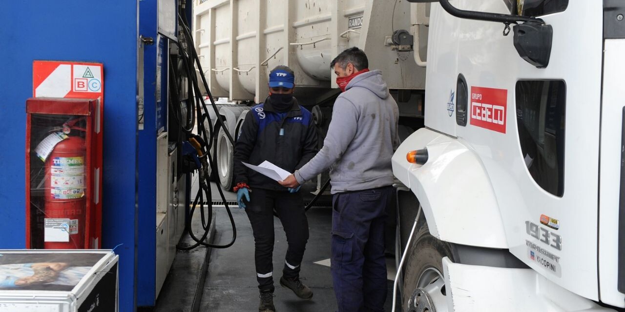 Transportistas en alerta por la suba de combustibles
