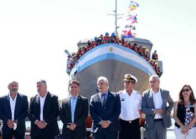 Se realizó la botadura de una nueva embarcación construida en el Astillero Río Santiago