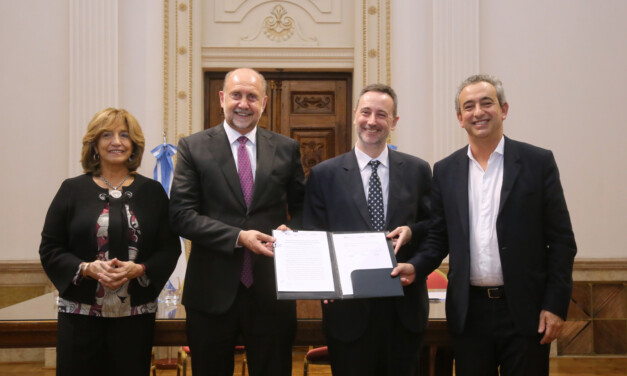 AGP, la Provincia de Santa Fe y el Municipio de Rosario firmaron un convenio para reparar y ampliar Parque España