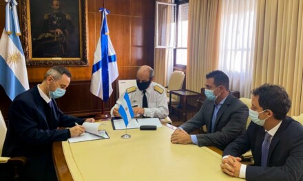 Firman convenios de capacitación