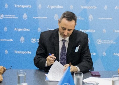 AGP firma convenio para incorporar tecnología de punta en el control y gestión de la Vía Navegable Troncal