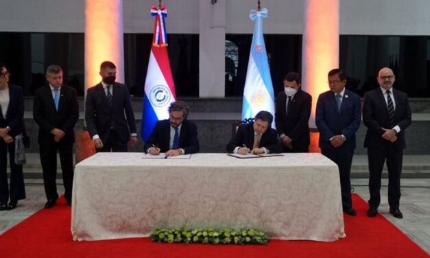 Cafiero encabeza misión comercial a Paraguay
