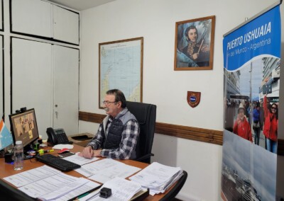 Roberto Murcia de la DDP de Tierra del Fuego en la secretaría del Consejo Portuario