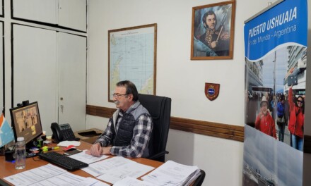 Roberto Murcia de la DDP de Tierra del Fuego en la secretaría del Consejo Portuario