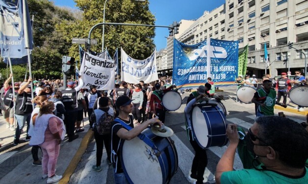 Organizaciones se concentraron «en defensa del Río Paraná y del Canal Magdalena»