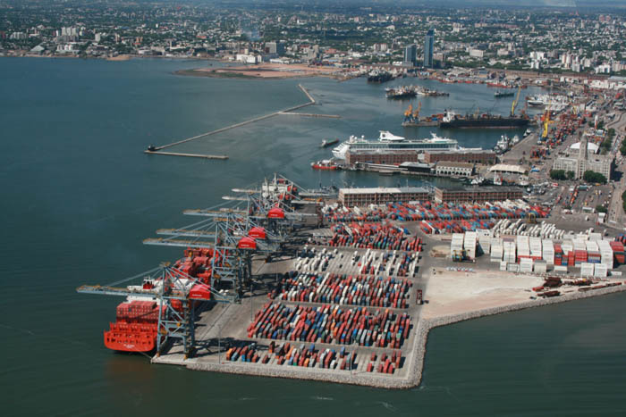 Terminal portuaria en Montevideo es dada en concesión hasta el 2081 a una multinacional belga.