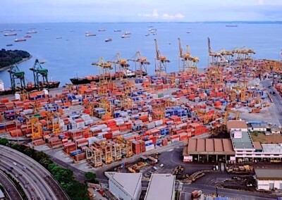 Cadena de suministros complicada por el cierre de puertos en China y la guerra en Ucrania