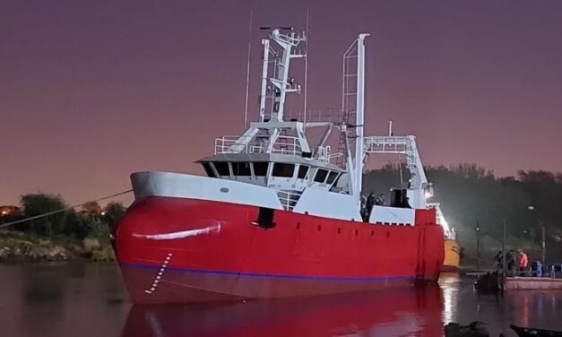 Construyen en Quequén el barco pesquero más grande en 40 años 