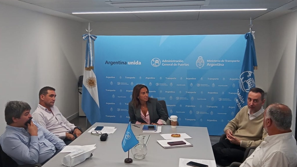 Carla Monrabal, primera presidenta mujer del Consejo Portuario Argentino 