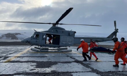 Exitoso operativo de evacuación aeromédica en la Antártida
