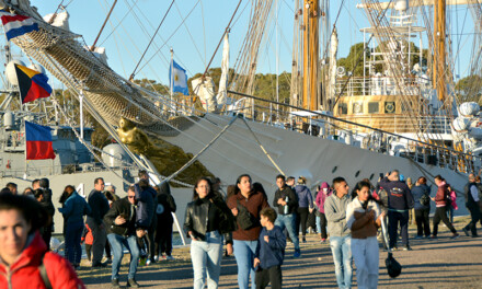 Más de 17.000 visitantes en la fragata “Libertad” en Puerto Belgrano