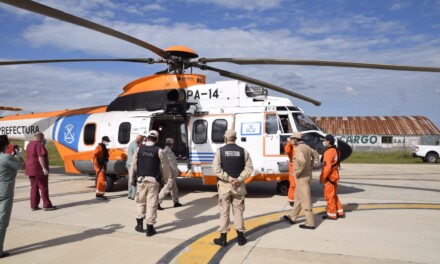 Emergencia en el mar: Prefectura aeroevacuó a un tripulante de un pesquero