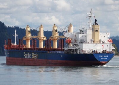 Por los fuertes vientes un buque ultramarino tuvo que esperar para atracar en el Puerto de Concepción del Uruguay