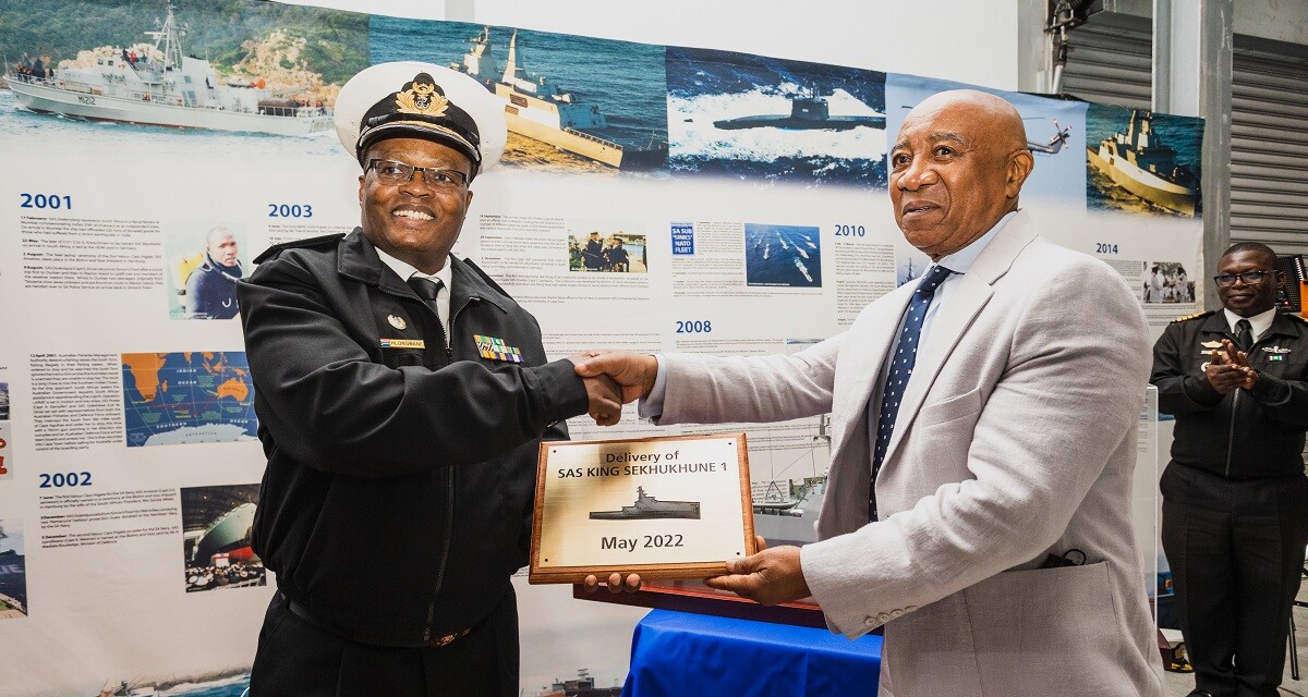 Damen Shipyards Cape Town entrega el primero de tres buques patrulleros costeros de misiones múltiples para la Armada de Sudáfrica