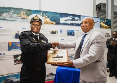 Damen Shipyards Cape Town entrega el primero de tres buques patrulleros costeros de misiones múltiples para la Armada de Sudáfrica