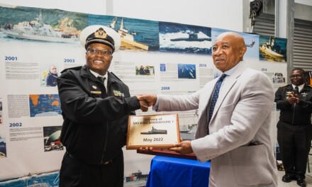 Damen Shipyards Cape Town entrega el primero de tres buques patrulleros costeros de misiones múltiples para la Armada de Sudáfrica