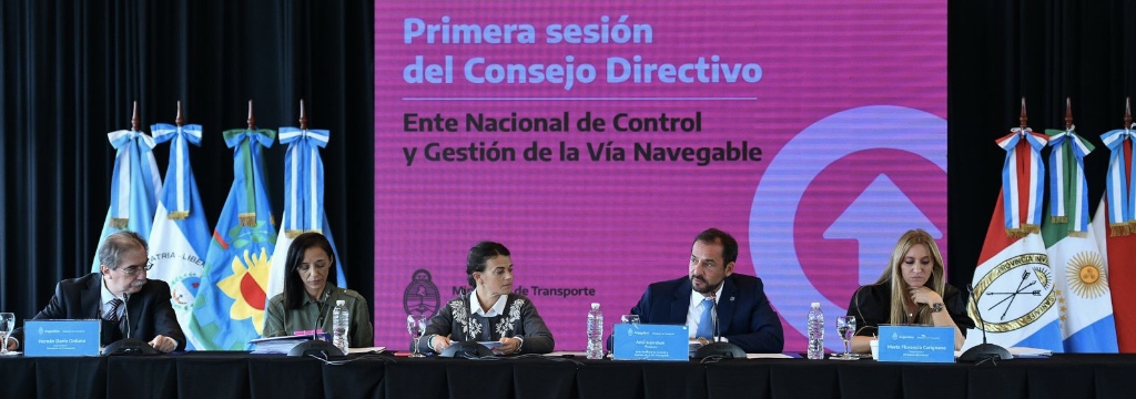 Guerrera y Sujarchuk inauguran la primera reunión del Ente Nacional de Control y Gestión de la Vía Navegable