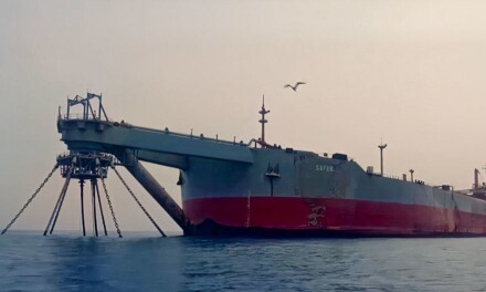 Naciones Unidas lanzó un llamado para descargar un buque petrolero  varado frente a Yemen