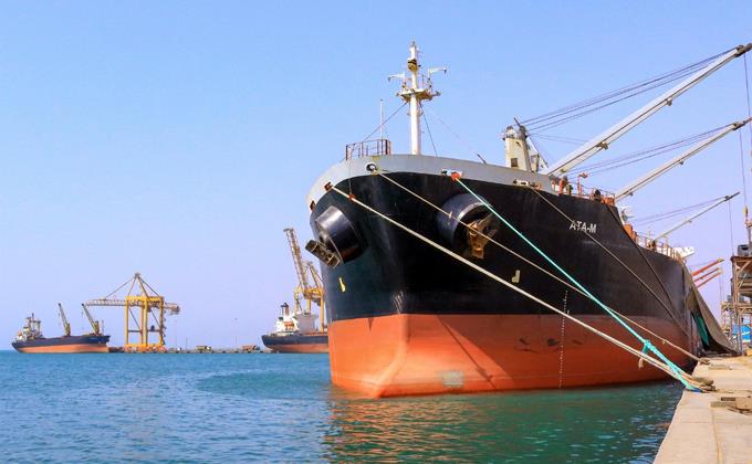 La insólita historia del FSO Safer, el buque tanque abandonado con millones de barriles de petróleo que puede provocar una catástrofe ambiental