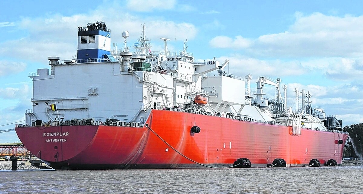El buque regasificador Exemplar se va a Finlandia en septiembre con un contrato de 10 años