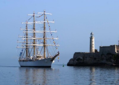 La fragata “Libertad” tomó amarras en La Habana