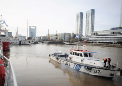 Visita los buques científicos de la Prefectura Naval Argentina en Puerto Madero