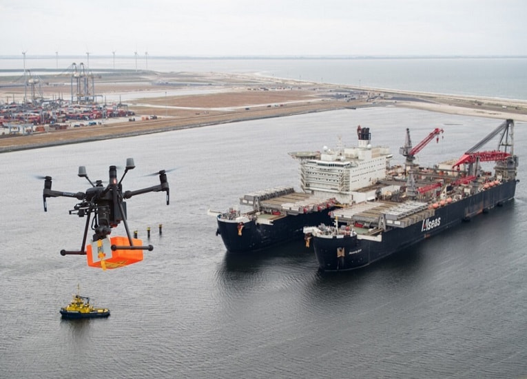 El puerto de Rotterdam normará el tráfico de drones en su espacio aéreo