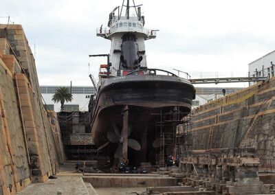 Los diques del Arsenal Naval Puerto Belgrano reciben embarcaciones civiles