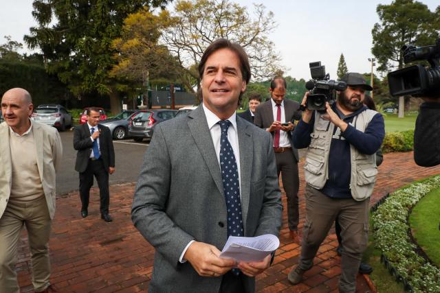 Lacalle Pou anunció la construcción de un puerto en Soriano, con capital paraguayo