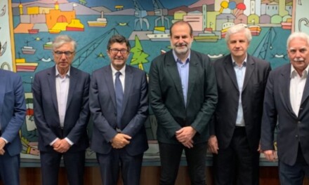 El Puerto de Bahía Blanca estrecha lazos estratégicos con Puertos del estado de España