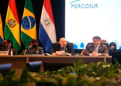 Mercosur: TLC con Singapur y reducción al 10% el arancel externo común