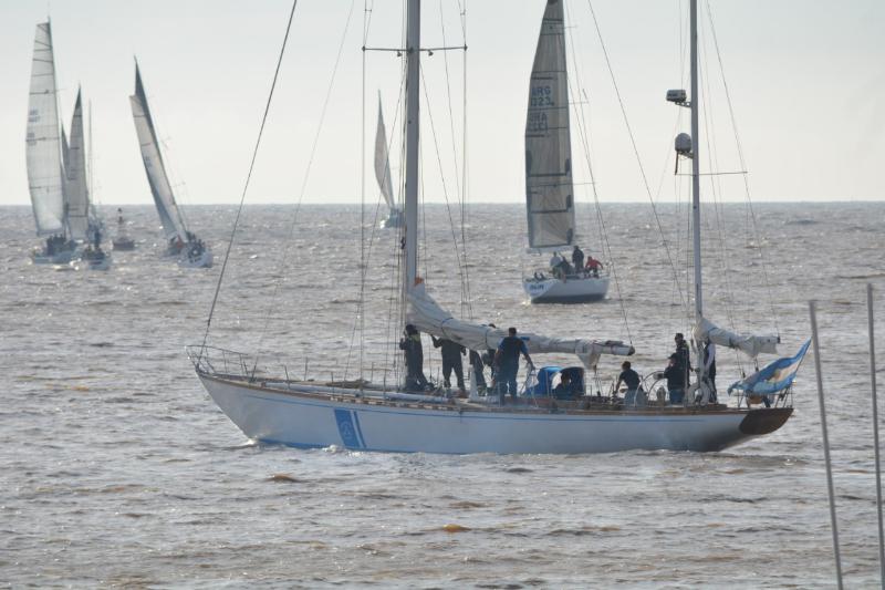 Regata en conmemoración del 212º aniversario de la Prefectura