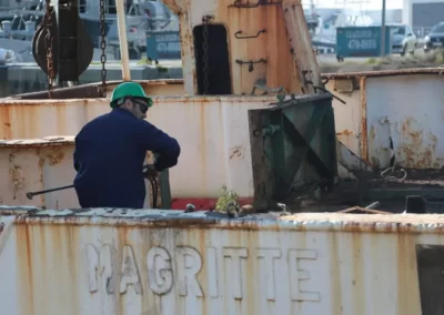 Mar del Plata: con el pesquero “Magritte” se inicia el desguace de buques en la Base Naval
