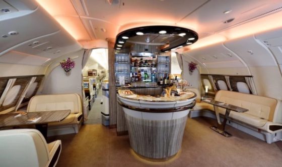 Desde ventanillas y asientos hasta la tabla del inodoro, Airbus subasta partes de su emblemático A380