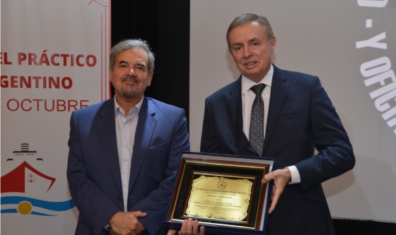 <strong>El Prefecto Nacional Naval fue distinguido como “Práctico honorario”</strong>