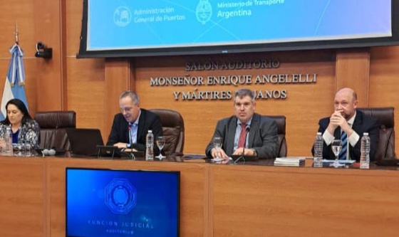 Salom destaca la importancia de los puertos secos para el desarrollo económico