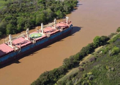 El carguero African Petrel arribó al Puerto de Concepción del Uruguay