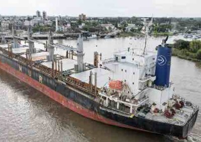 Los puertos entrerrianos siguen exportando madera