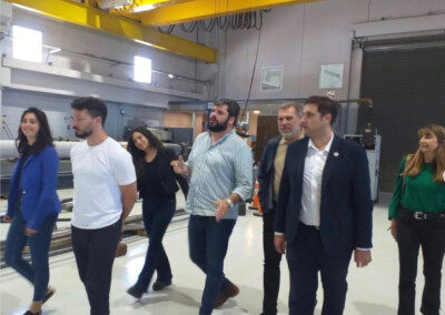 Juan Cruz Lucero recorrió el puerto y visitó un astillero