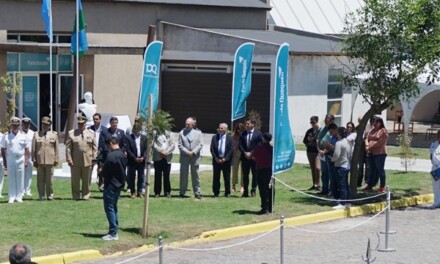 <strong>Hogan encabezó el acto por los 100 años de Puerto Quequén</strong>