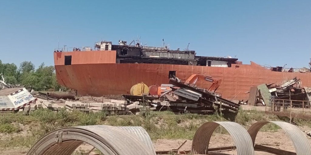El Puerto de Ibicuy desguazará buque abandonado