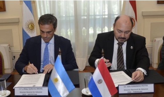 Argentina y Paraguay firman un acuerdo para prevenir el contrabando en la hidrovía 