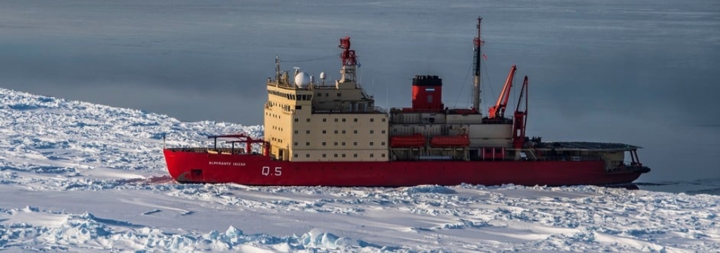 Monitorean un iceberg antártico para que el rompehielos Irízar no lo embista