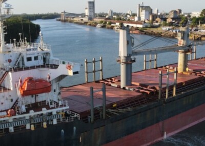 Llegó el segundo buque del año al puerto de Concepción del Uruguay