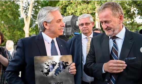 Inauguran monumento por Malvinas diseñado y desarrollado por trabajadores de Tandanor
