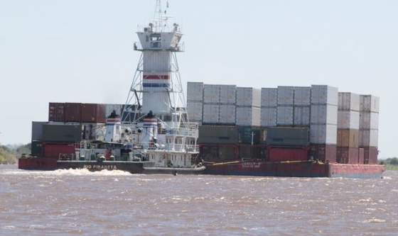 Grandes embarcaciones quedaron varadas por la bajante del río Paraguay