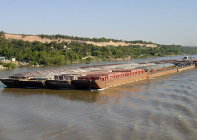 YPF extiende una cuestionada licitación para el transporte fluvial de combustible