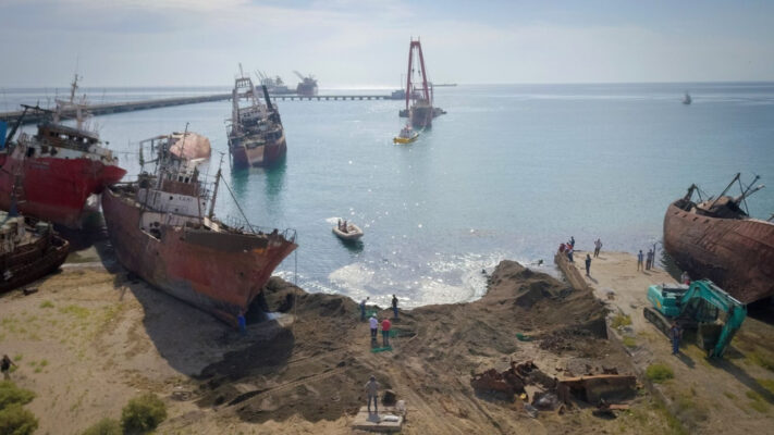 Puerto Madryn: El Pescargen IV fue reflotado con éxito