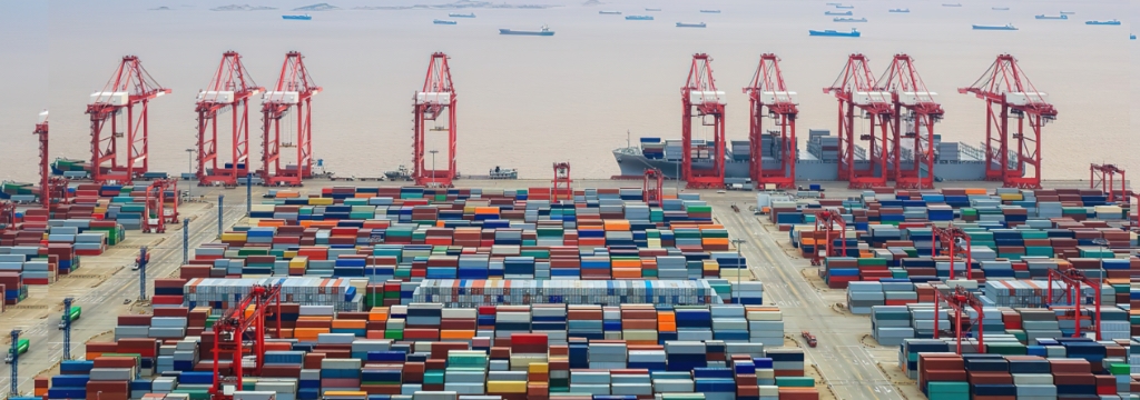 <strong>El comercio mundial alcanzó un récord de 32 billones de dólares en 2022, pero las perspectivas son cada vez más sombrías para 2023</strong>