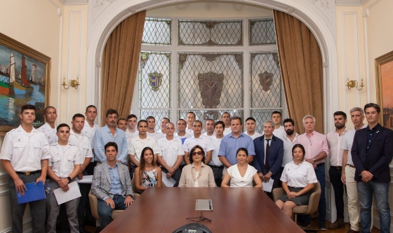 La FENA se compromete con la educación de jóvenes cadetes náuticos